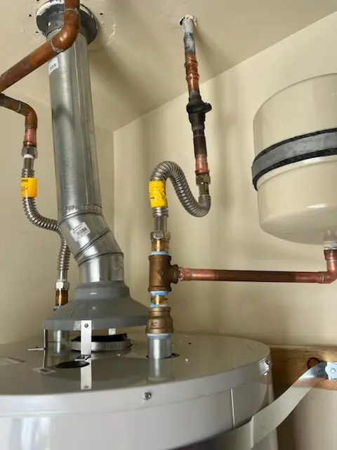 Water heater installation and plumbing repair in Creekwood Estates